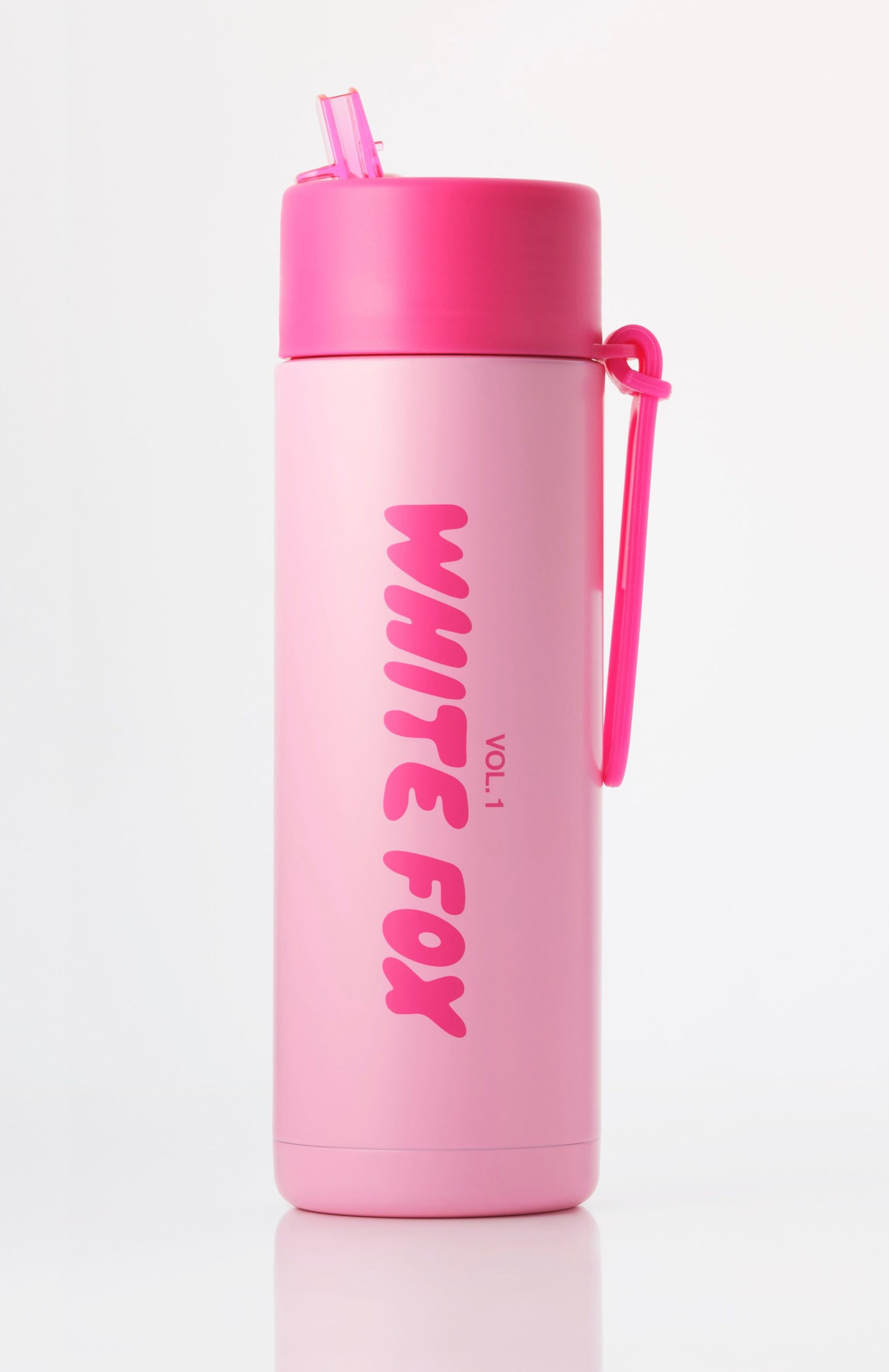 S15-VOL-1-WATER-BOTTLE-25621-WhiteFox-PC-5200