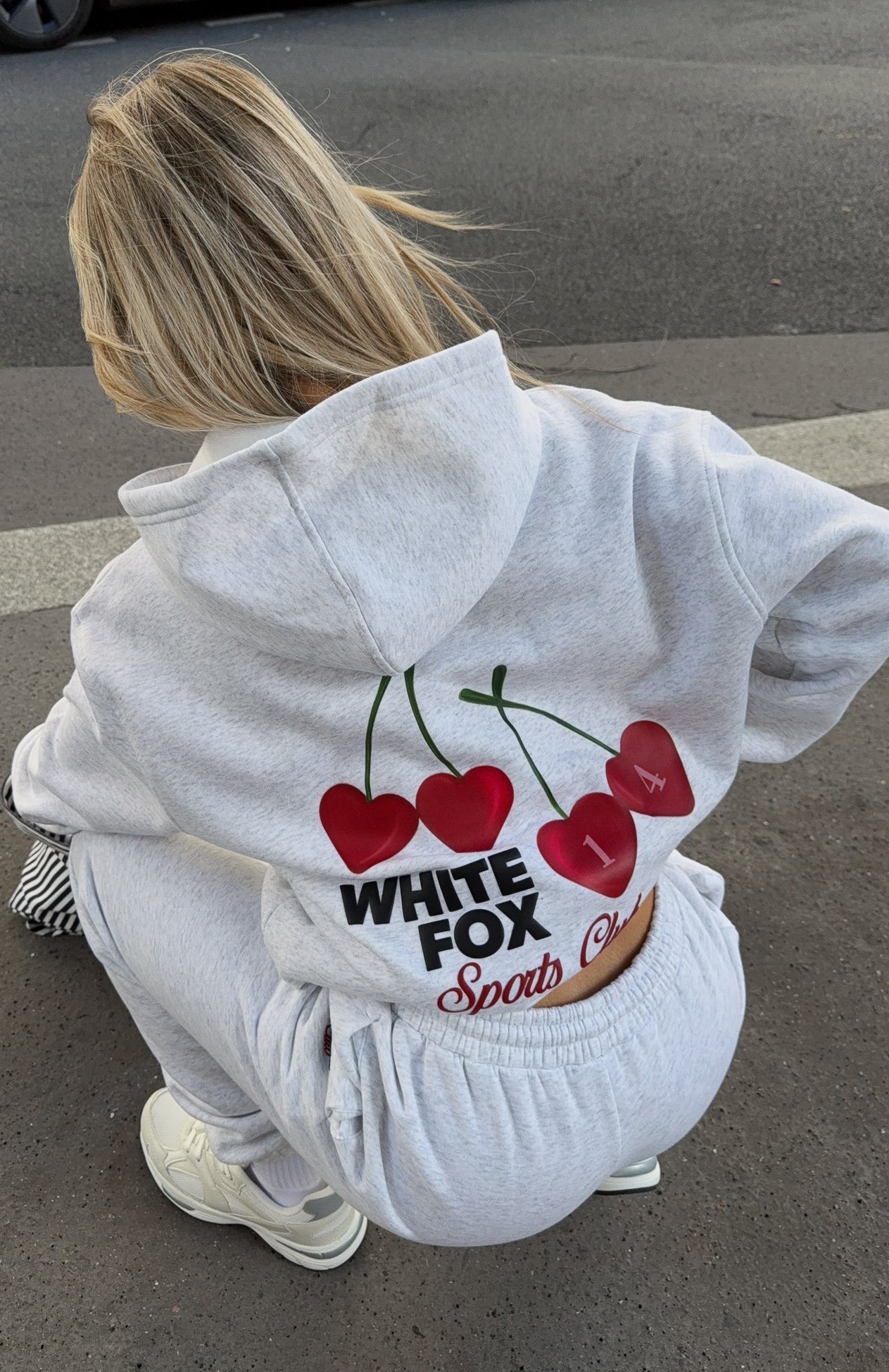 white-fox-club-14-izzy-oversized-hoodie-grey-marle-03