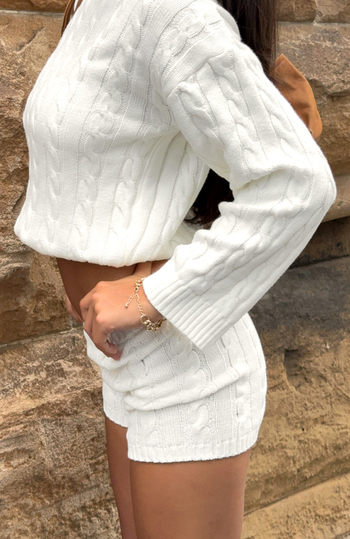white-fox-cosy-kindness-knit-sweater-shorts-white-21.01.26-02