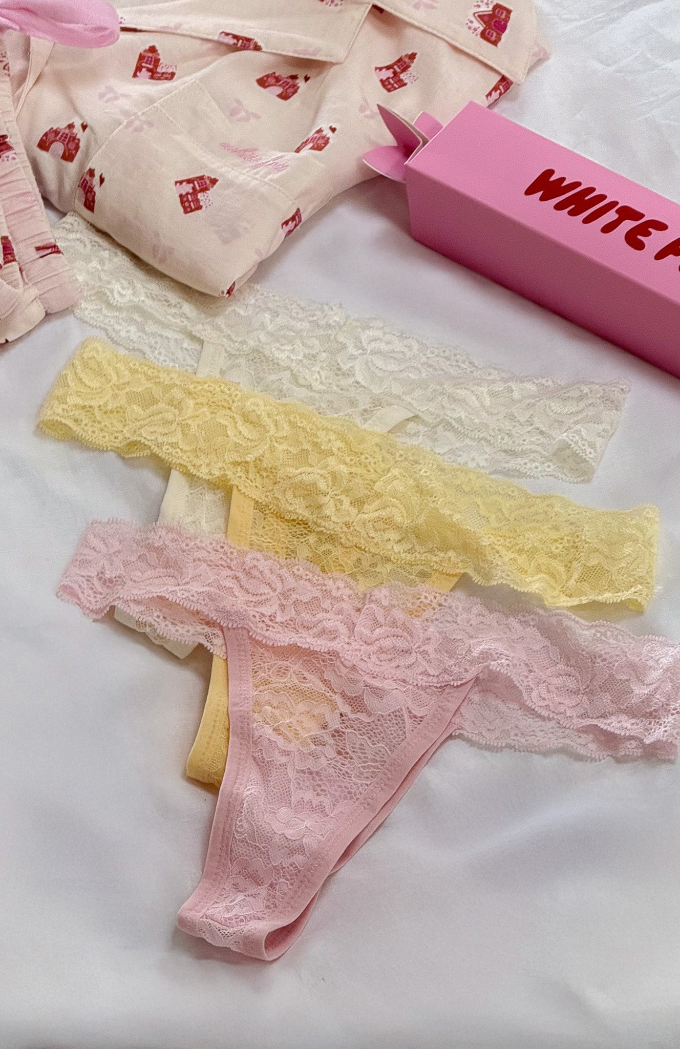 white-fox-heart-strings-underwear-set-pastel-mix.30.9.25.01