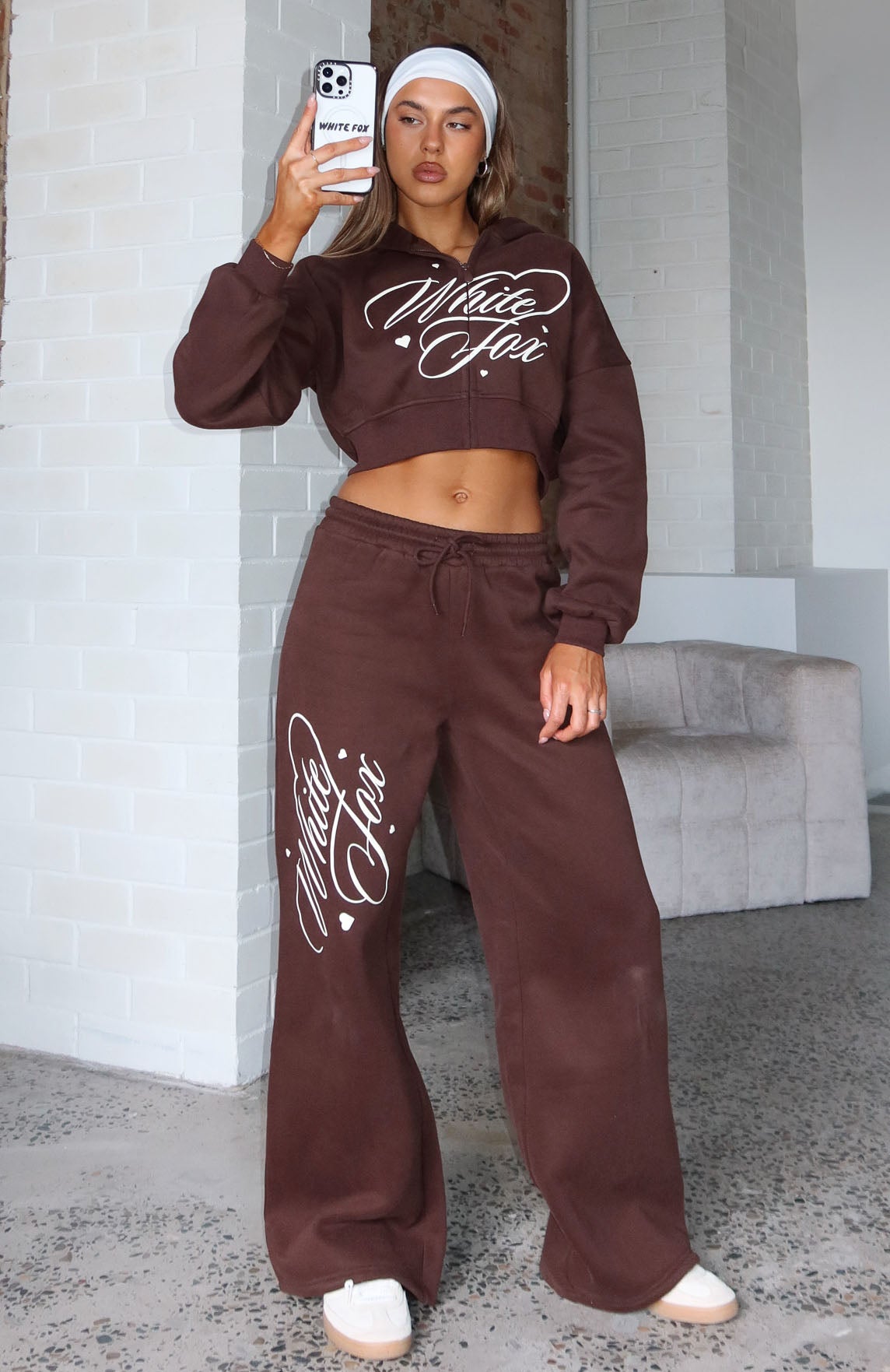 white-fox-love-you-regardless-cropped-zip-front-hoodie-chocolate-brown-love-you-regardless-wide-leg-sweatpants-chocolate-brown2.9.25.05