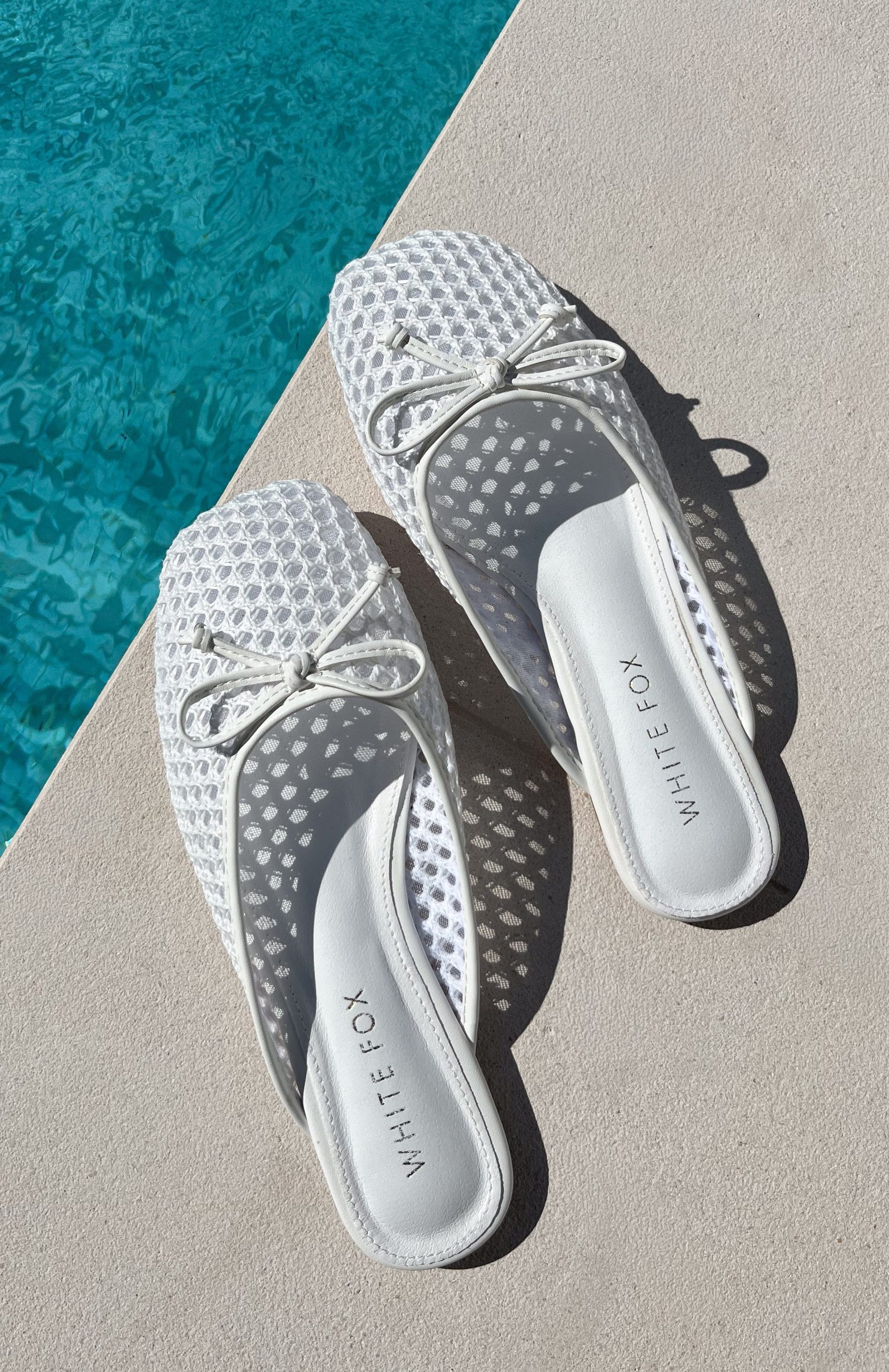 white-fox-malone-slides-white-17.12.2502