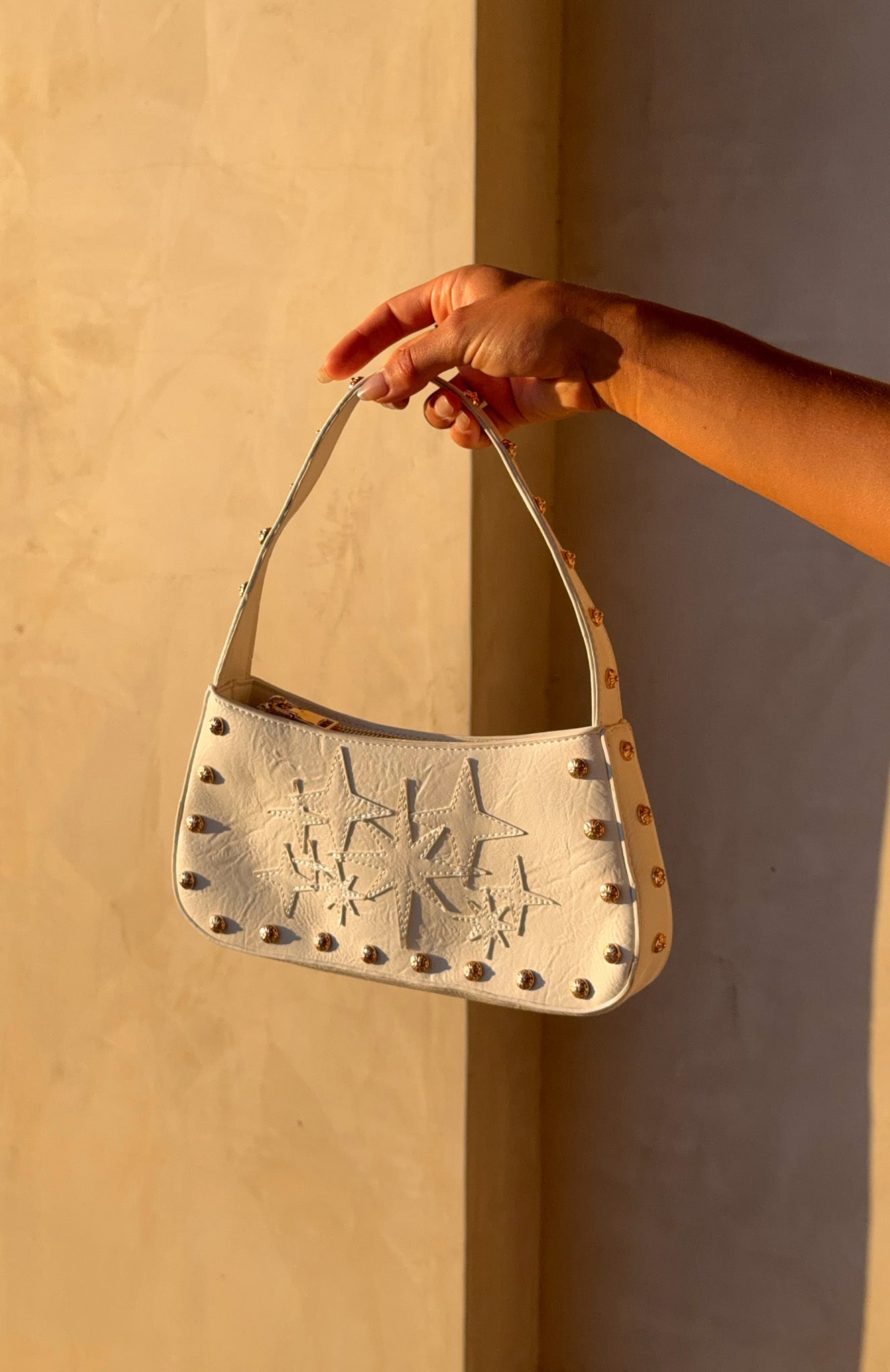 white-fox-nash-shoulder-bag-white