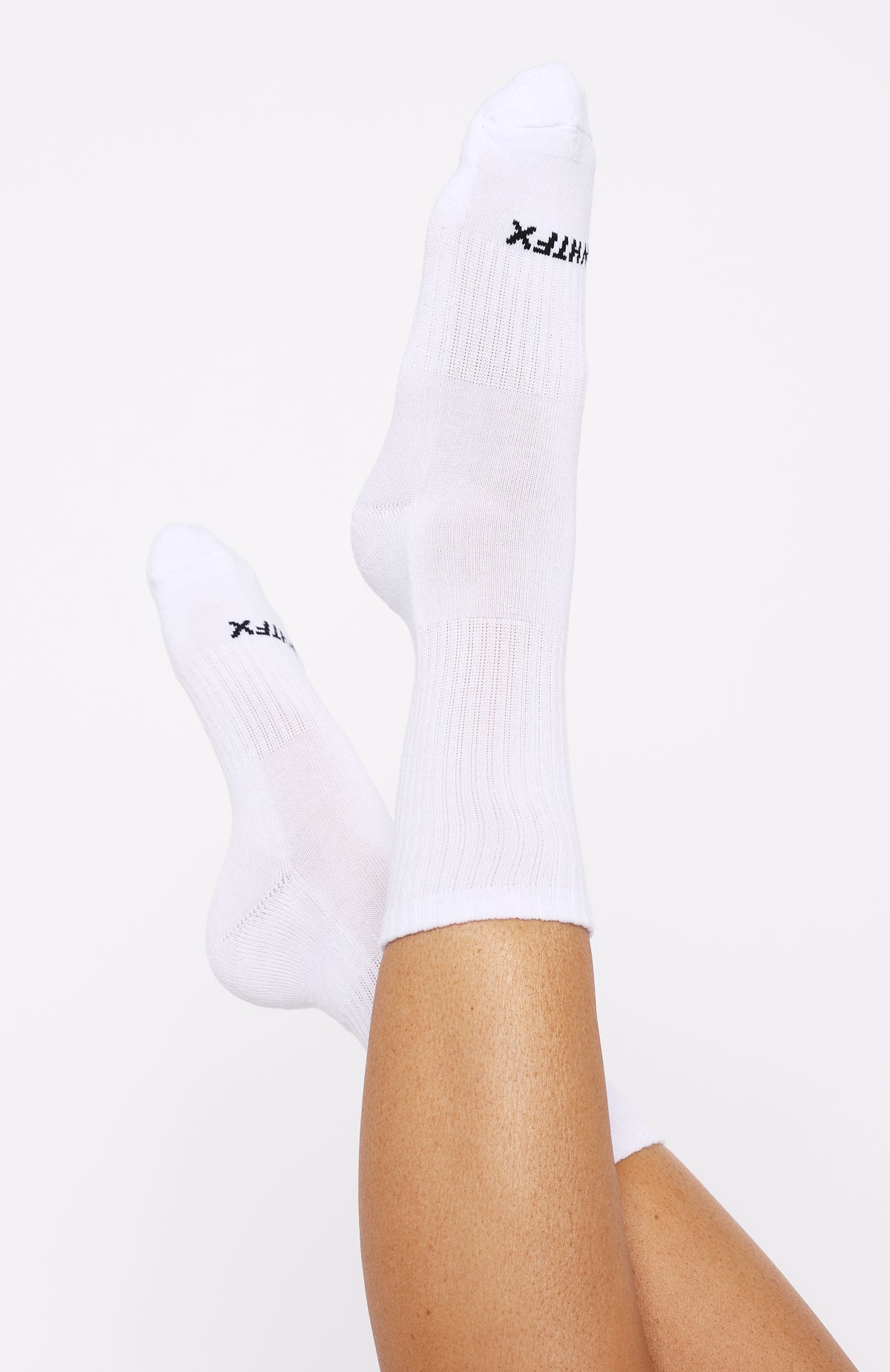 white-fox-one-more-look-socks-white-01