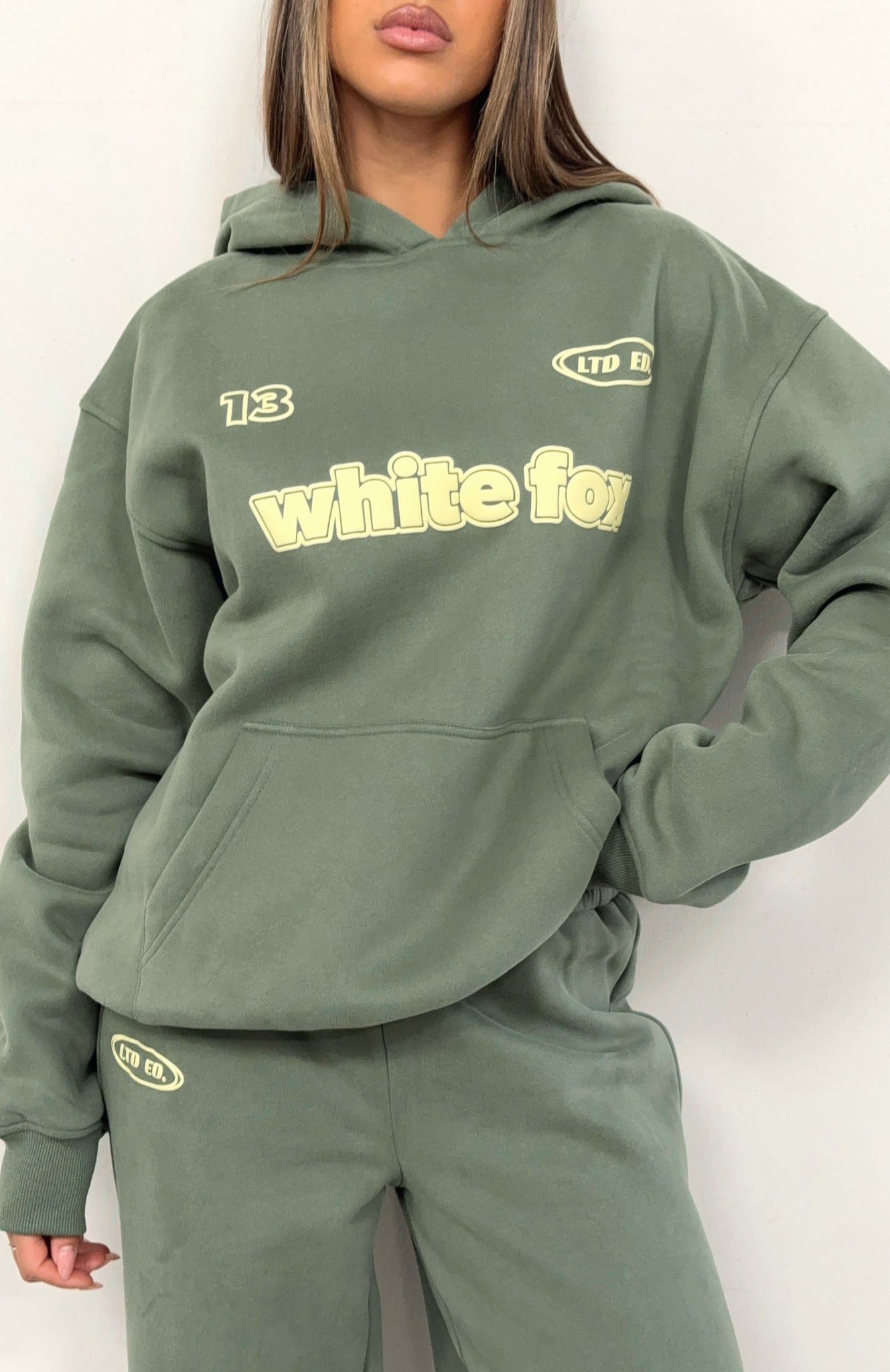 white-fox-ready-to-go-oversized-hoodie-ready-to-go-wide-leg-sweatpants-khaki-15.10.25-06
