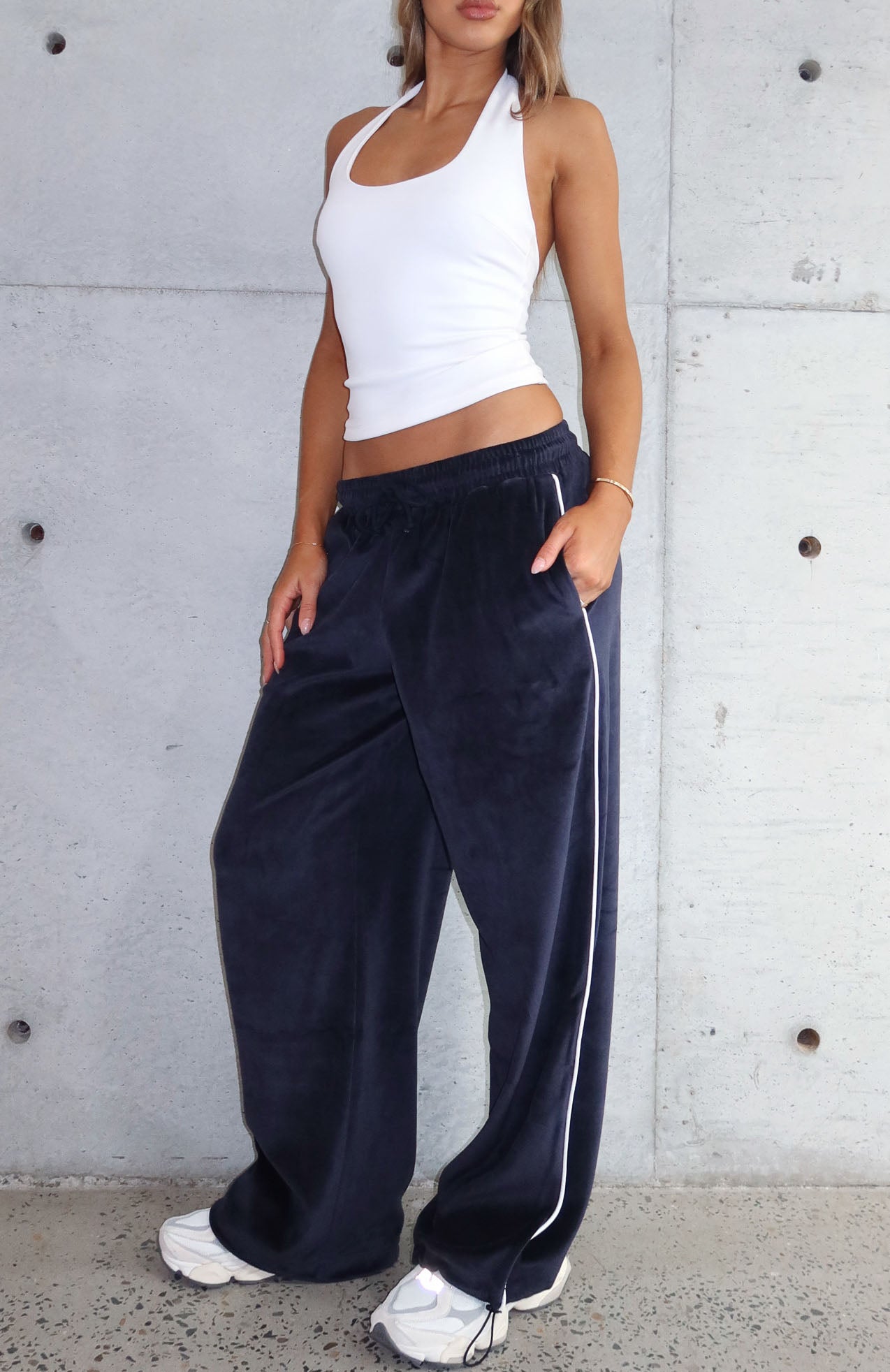 white-fox-soul-fire-velour-pants-navy-blue2.9.25.02