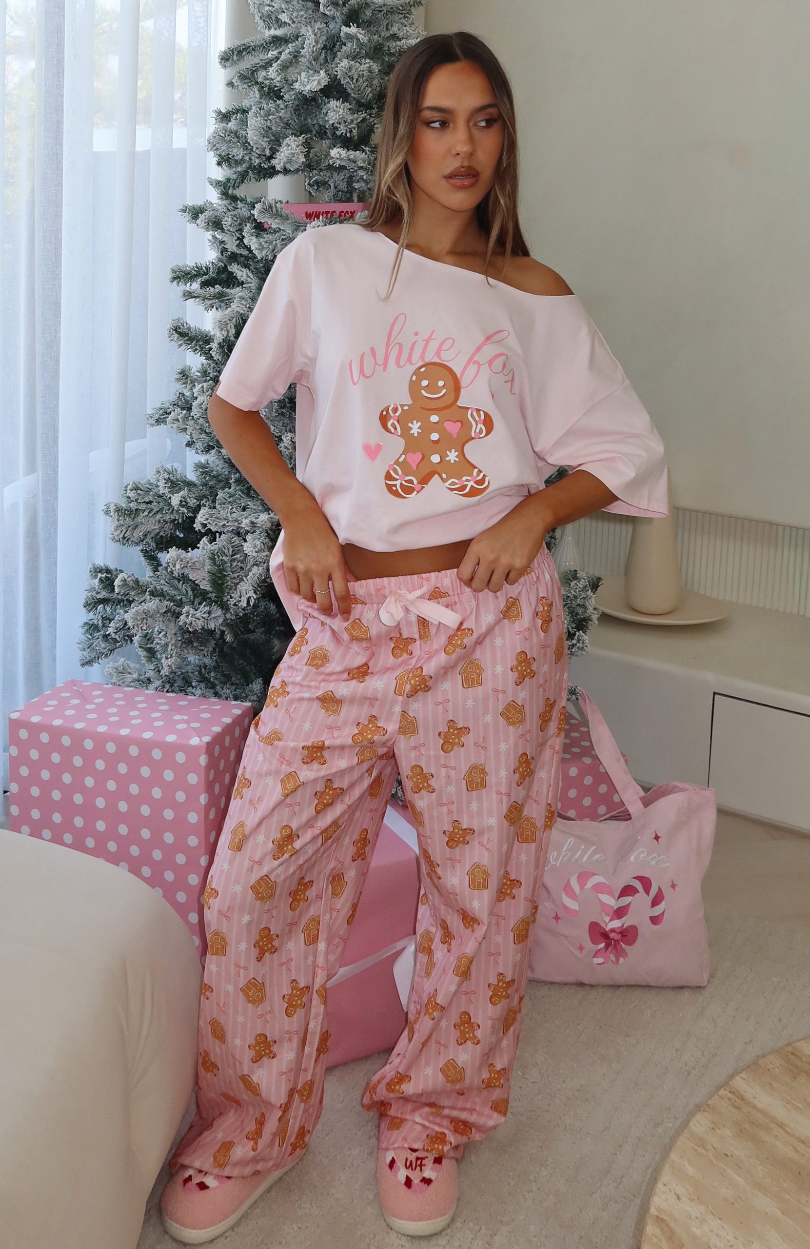 white-fox-sweetheart-pyjama-off-shoulder-tee-soft-pink-sweetheart-pyjama-pants-gingerbread-twist.30.9.25.04